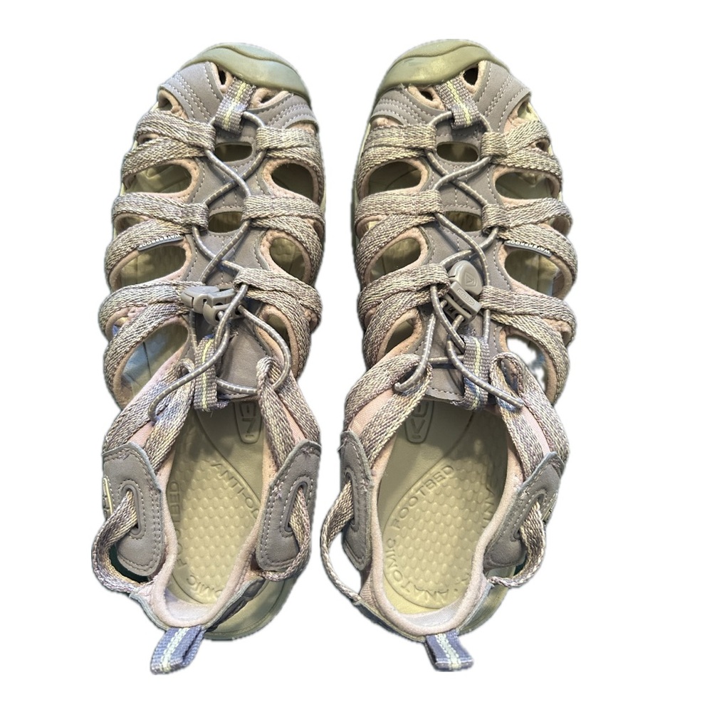 KEEN Women’s Whisper Hiking Closed Toe Sandal size 10